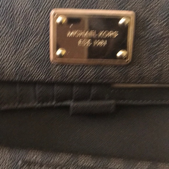 Michael Kors tote and wallet set - Picture 5 of 5